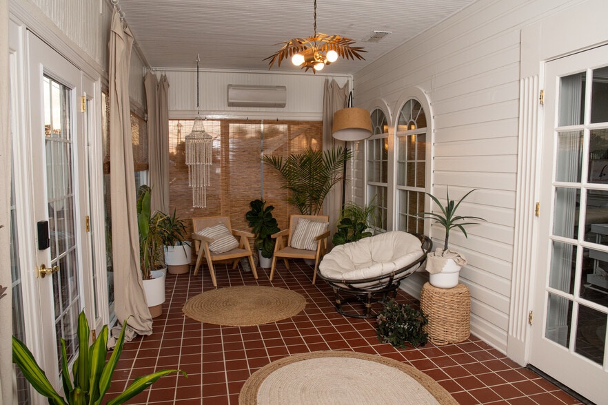 More Photos Of 23 E 8th St, Panama City Office Residential For Sale