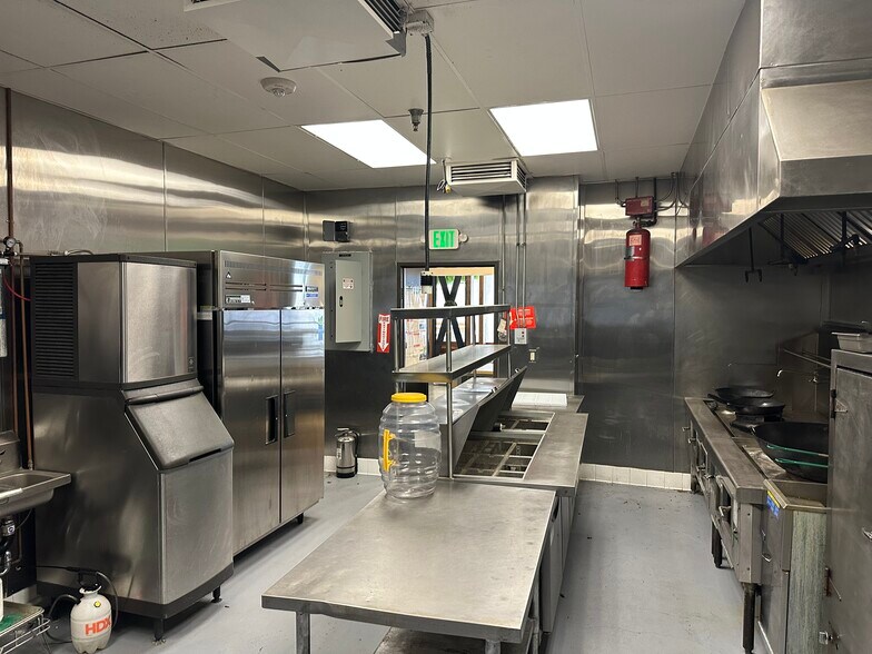 More Photos Of 3500 Wilshire Blvd, Los Angeles General Retail For Sale