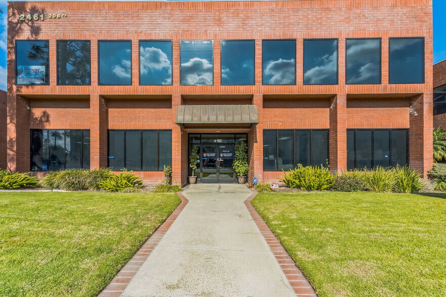 More Photos Of 2461 W 208th St, Torrance Loft Creative Space For Lease