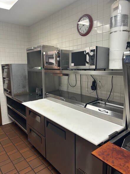 More Photos Of 1729 Jefferson Ave, Washington Freestanding For Sale