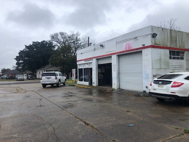 More Photos Of 3515 N Acadian, Baton Rouge Auto Repair For Sale