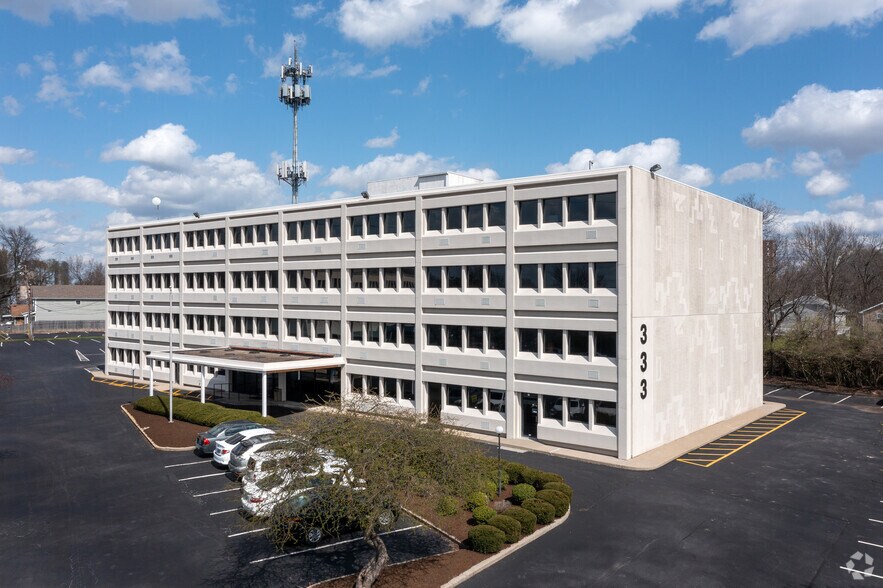 More Photos Of 333 Waller Ave, Lexington Medical For Sale