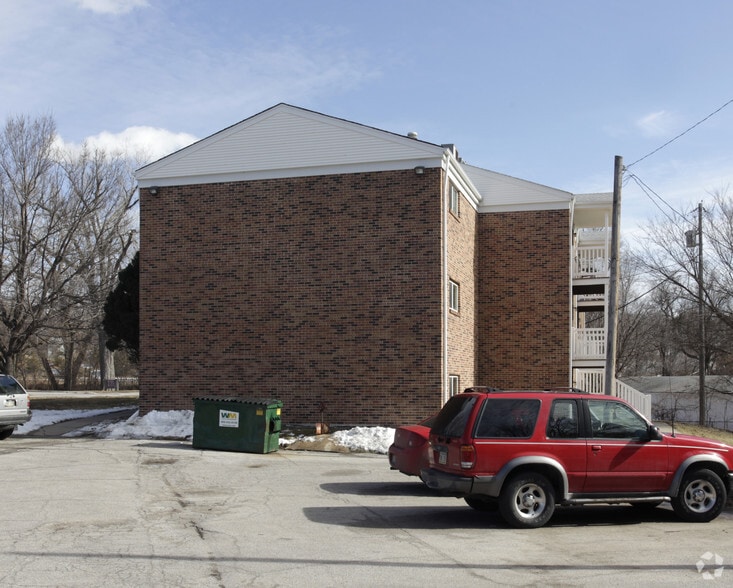 More Photos Of 6917 Military Ave, Omaha Apartments For Sale