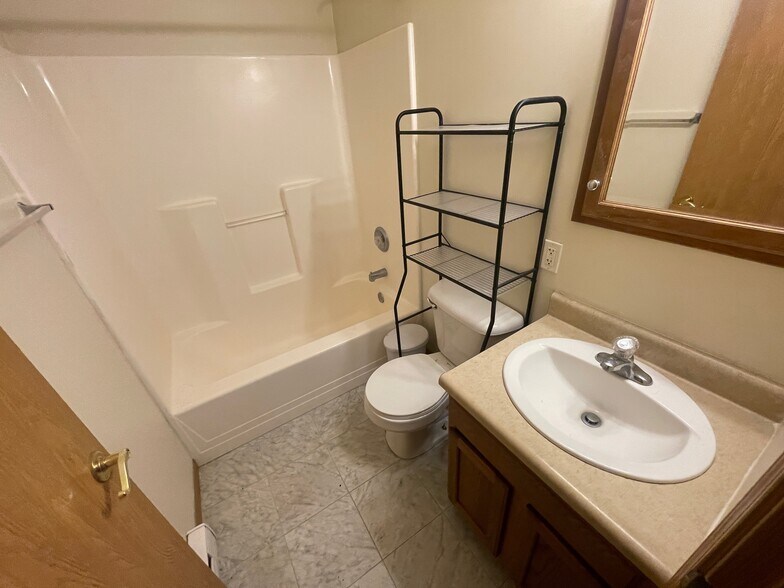 More Photos Of 321 Grove City Rd, Slippery Rock Apartments For Sale