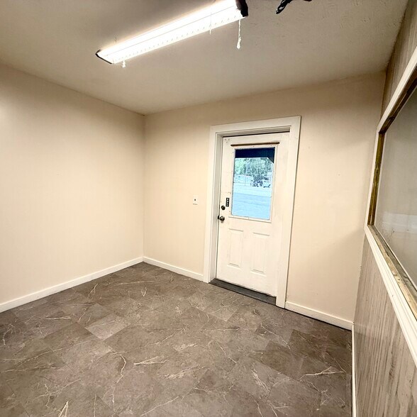 More Photos Of 1074 S Main St, Crossville Office Residential For Sale