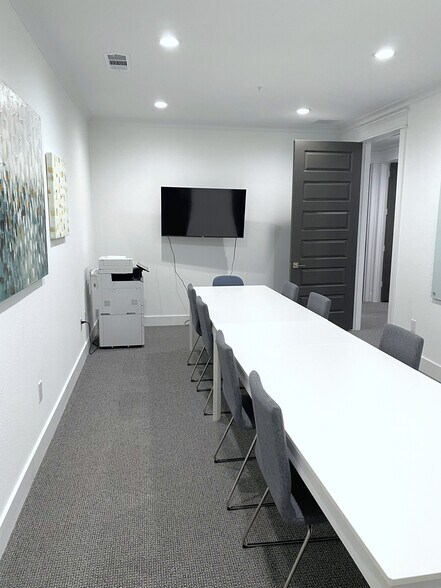 More Photos Of 2681 MacArthur Blvd, Lewisville Medical For Sale