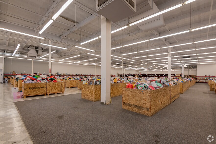 More Photos Of 2800 Power Inn Rd, Sacramento Freestanding For Lease