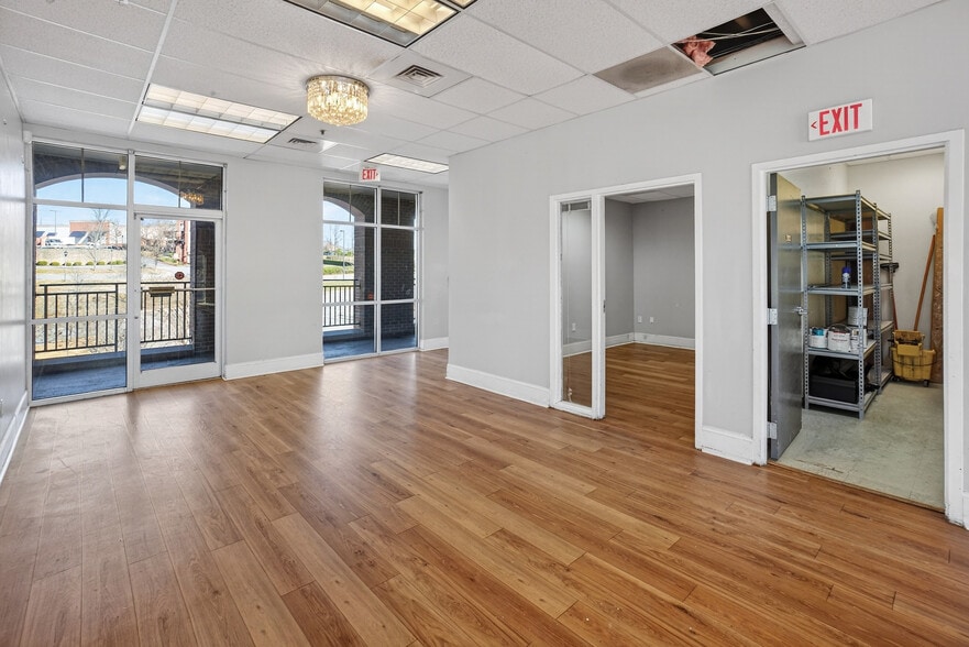 More Photos Of 10210 Berkeley Place Dr, Charlotte Storefront Retail Office For Lease