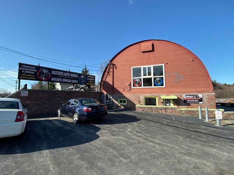 More Photos Of 29 Bridge St, Pelham Auto Dealership For Lease