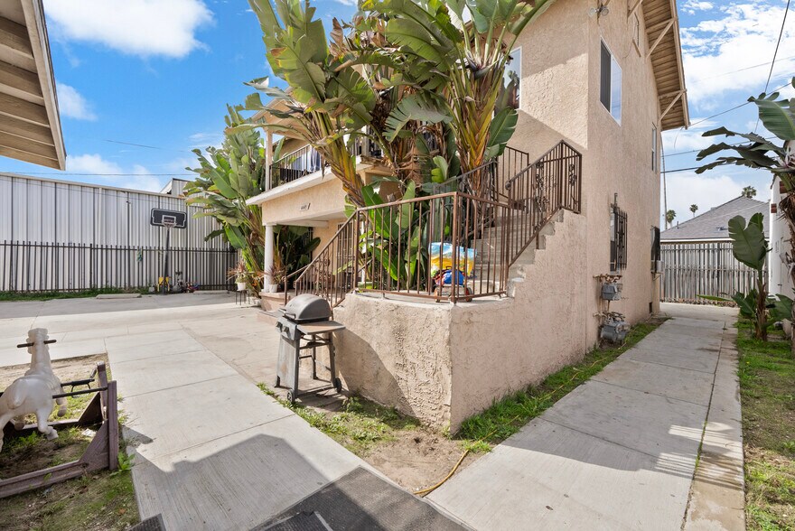 More Photos Of 4441 Avalon Blvd, Los Angeles Apartments For Sale