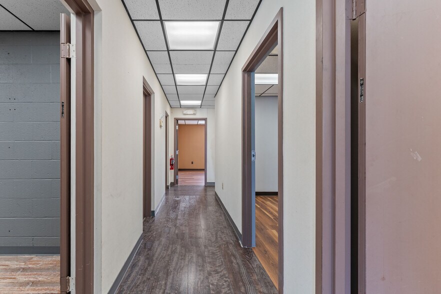 More Photos Of 63 Barlow Rd, Binghamton Distribution For Lease