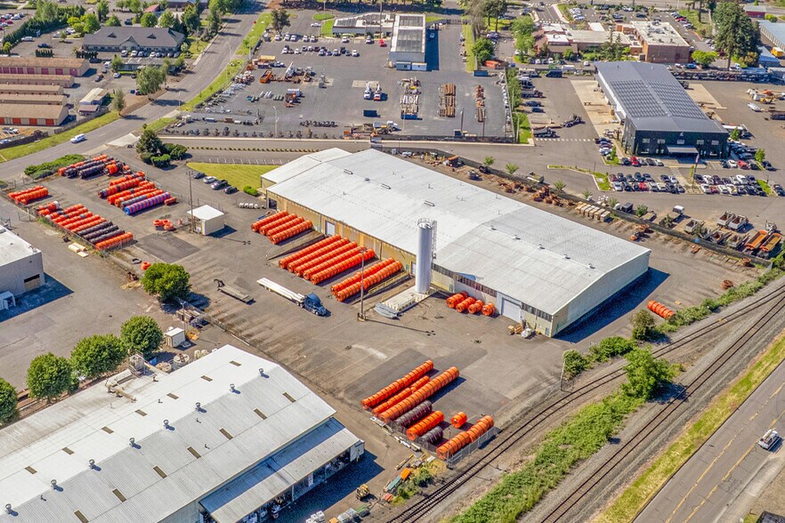 Primary Photo Of 2257 Progress Way, Woodburn Warehouse For Sale