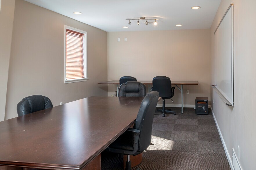 More Photos Of 210 N West St, Hillsboro Office For Sale