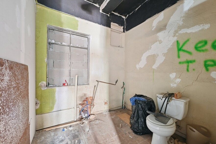 More Photos Of 3100 Blake St, Denver Storefront For Sale