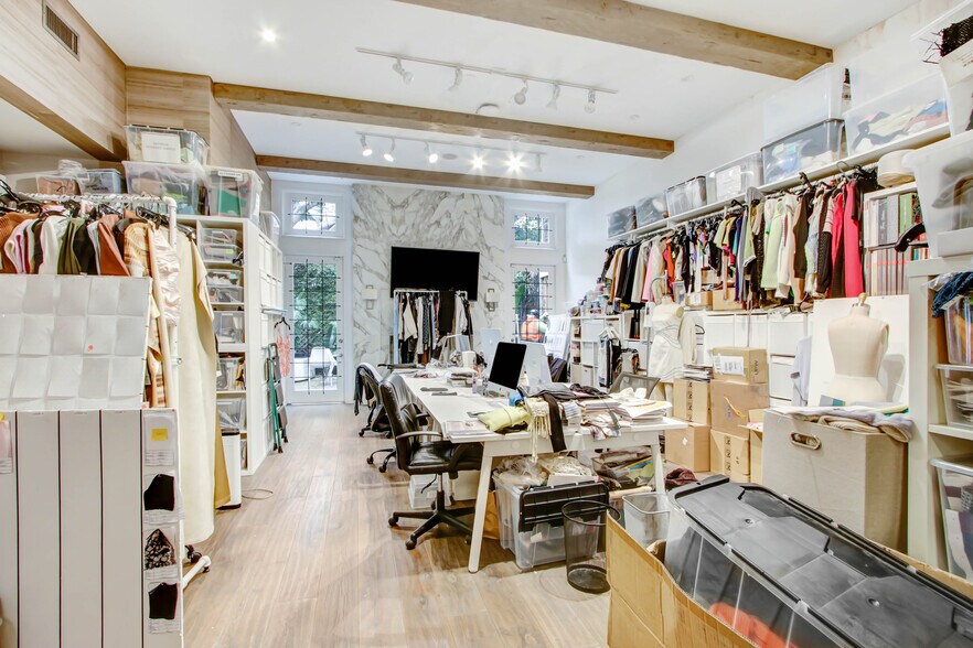 More Photos Of 651-653 N La Cienega Blvd, West Hollywood Storefront Retail Office For Sale