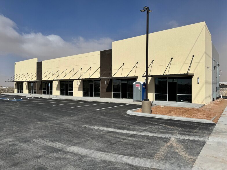 More Photos Of 15000 Edgemere, El Paso Storefront For Lease