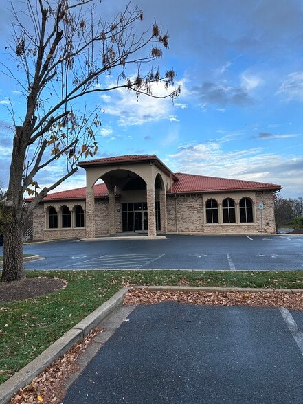 More Photos Of 46B Thomas Johnson Dr, Frederick Medical For Lease