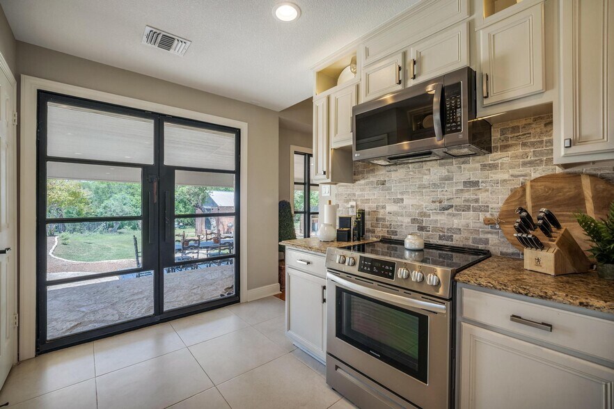 More Photos Of 6 US Highway 87, Comfort Office For Sale