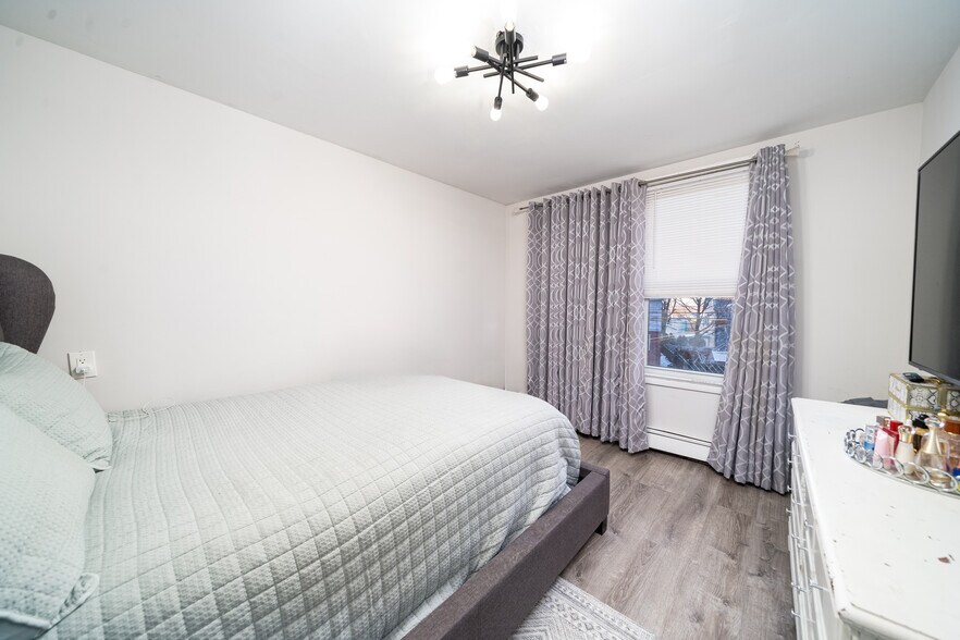 More Photos Of 103-105 Devon St, Kearny Apartments For Sale