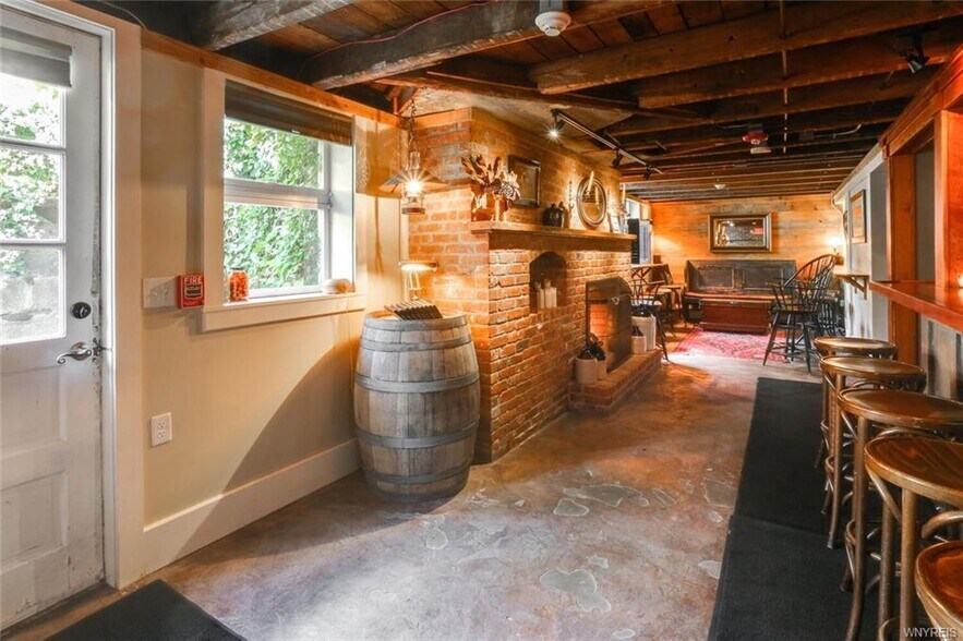 More Photos Of 644 Oakwood Ave, East Aurora Restaurant For Sale