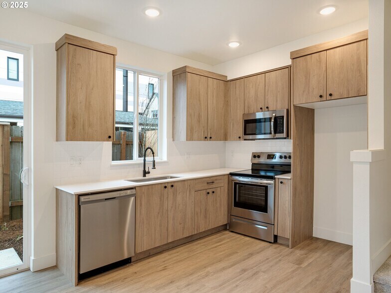 More Photos Of , Portland Multifamily For Sale