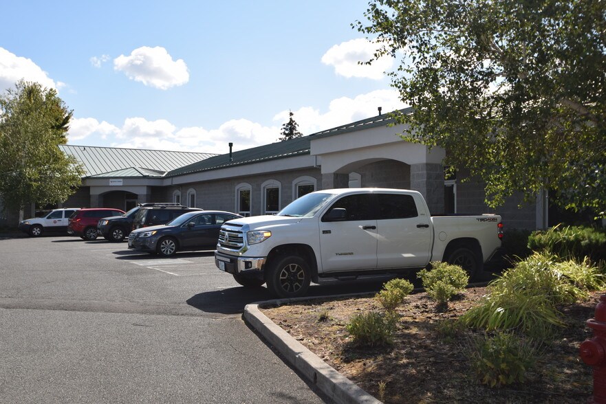 More Photos Of 63820 Clausen Rd, Bend Light Distribution For Lease