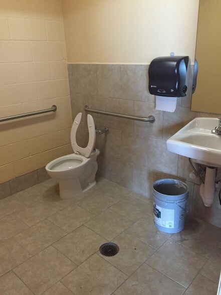 More Photos Of 6601 Broadway St, Pearland Storefront Retail Office For Lease