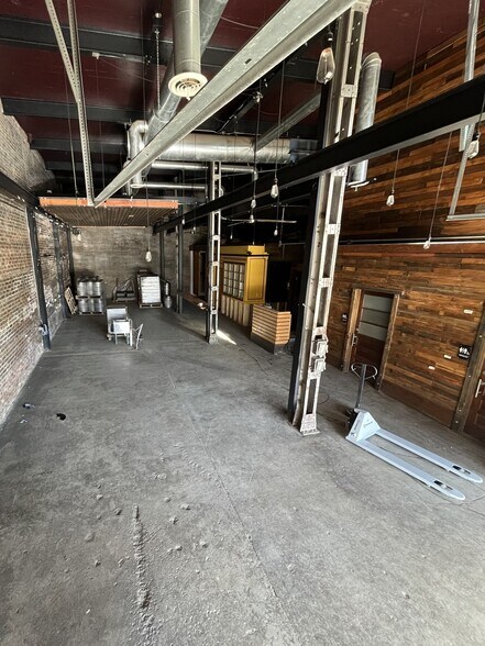 More Photos Of 37 Paynes Way, Asheville Loft Creative Space For Lease