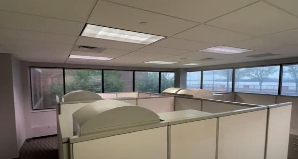 More Photos Of 25 NW Riverside Dr, Evansville Office For Lease