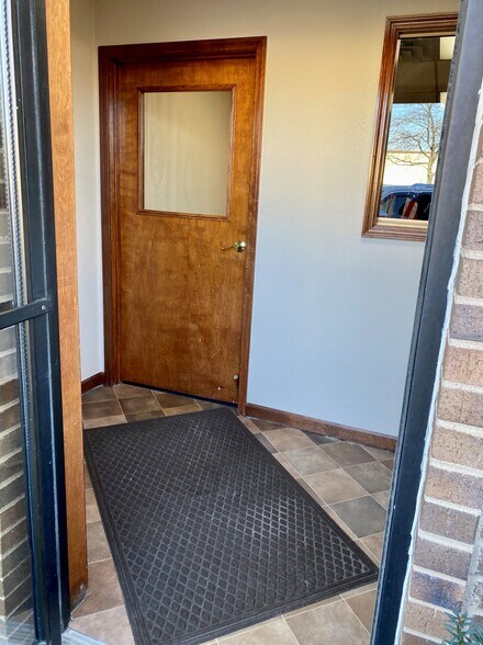 More Photos Of 400-460 Fame Rd, Dayton Light Distribution For Lease