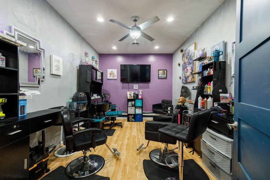 More Photos Of 2825 S Crater Rd, Petersburg Storefront Retail Office For Sale