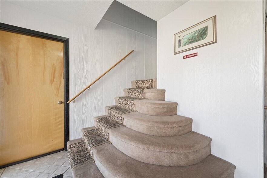 More Photos Of 205 A St, Fairbanks Apartments For Sale