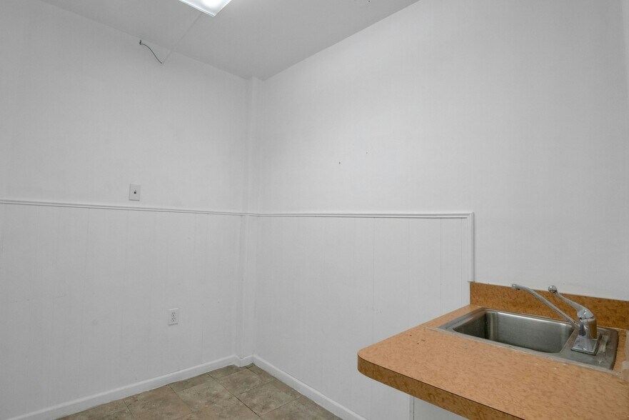 More Photos Of 2400 Davidson Ave, Bronx Apartments For Lease