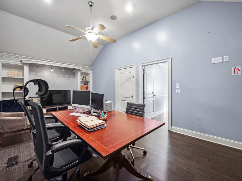 More Photos Of 1937 Robertson Loop Rd, Clarkesville Freestanding For Sale