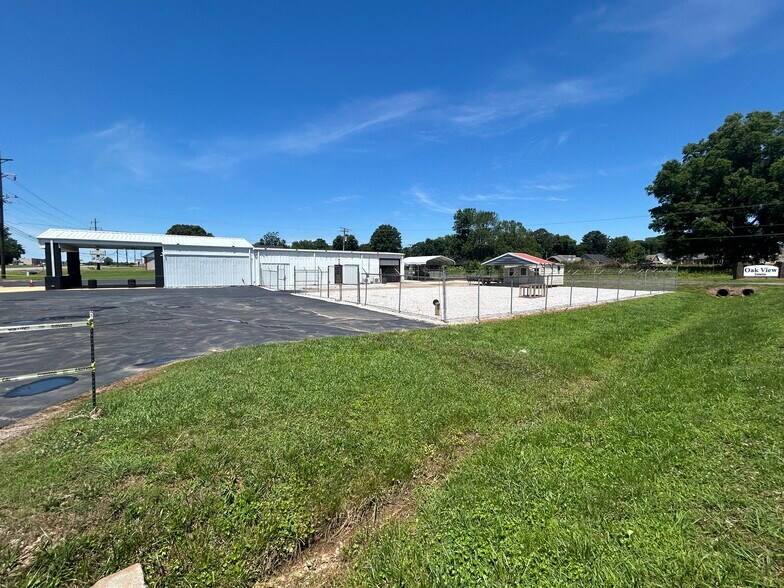 More Photos Of 5939 US-72 Hwy, Killen Freestanding For Sale