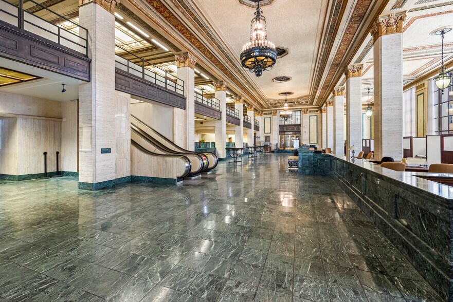 More Photos Of 226 2nd St SE, Cedar Rapids Office For Sale