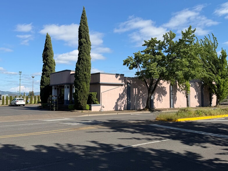 More Photos Of 505 S A St, Springfield Storefront Retail Office For Sale