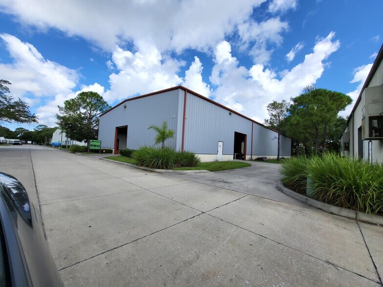 More Photos Of 1915 60th Pl E, Bradenton Industrial For Sale