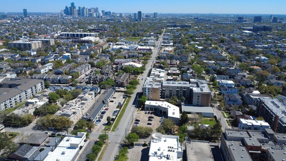 More Photos Of 2311 W Alabama St, Houston Freestanding For Lease