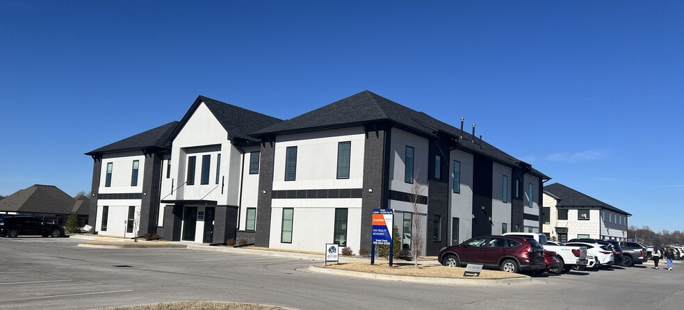 Primary Photo Of 7623 E 126th St S, Bixby Medical For Sale