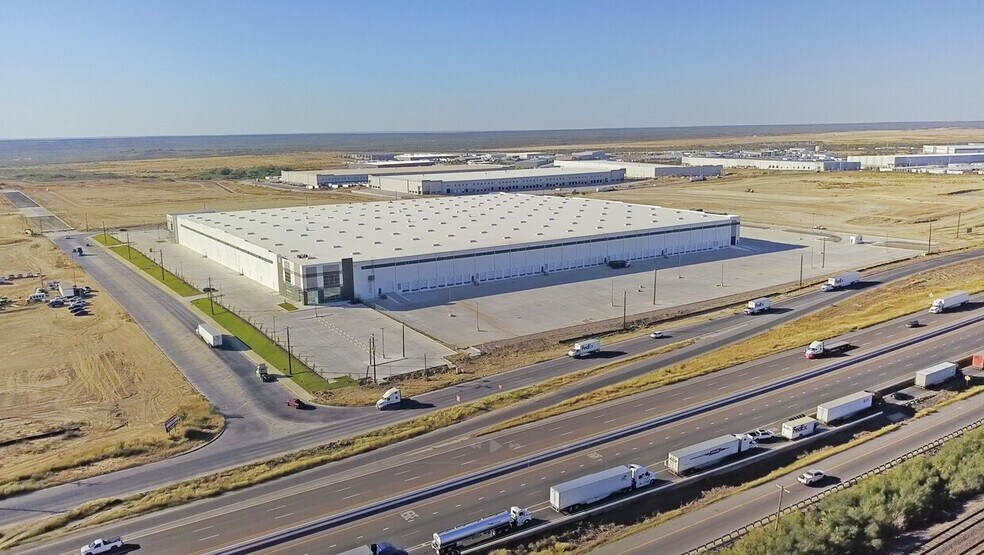 More Photos Of 1017 Northway Ln, Laredo Distribution For Sale