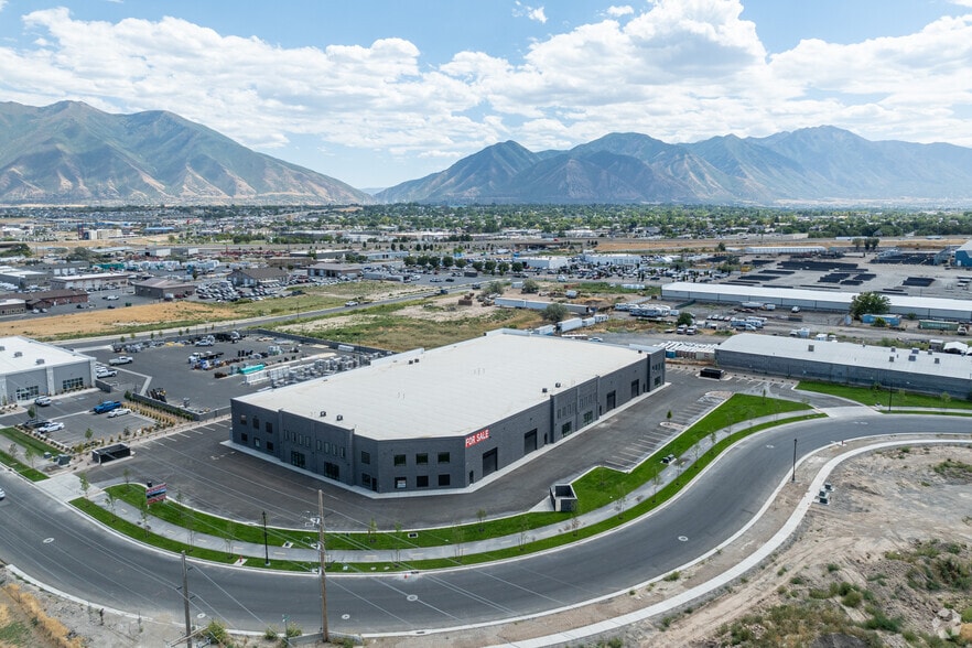 More Photos Of 1564 250 W, Spanish Fork Showroom For Sale