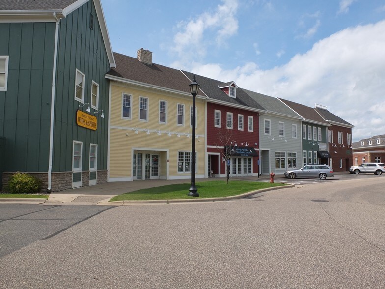 More Photos Of 105 New England Pl, Stillwater Storefront Retail Office For Lease