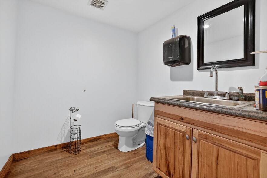 More Photos Of 1317 County Rd 114 rd, Midland Industrial For Sale