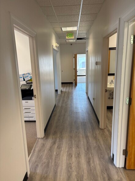 More Photos Of 95 N Leslie Rd, North East Office Residential For Lease