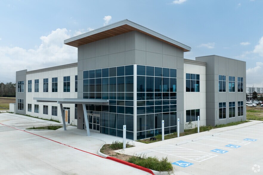 More Photos Of 18760 US 59 N hwy, Humble Office For Lease
