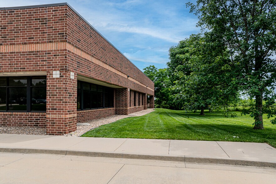More Photos Of 9660 Legler Rd, Lenexa Office For Sale