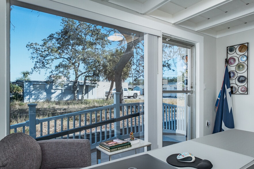 More Photos Of 3848 Central Ave, Saint Petersburg Office For Lease