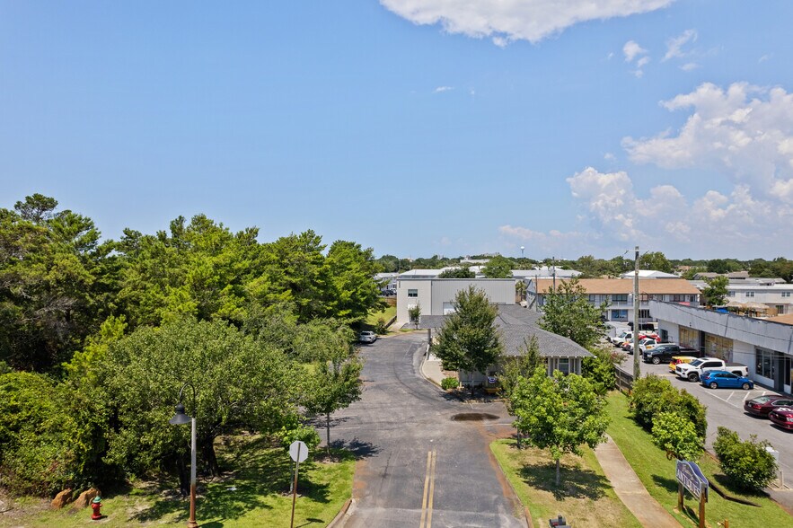 More Photos Of 209 Main St, Destin Storefront Retail Office For Sale