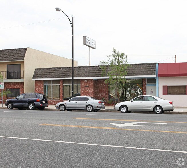 More Photos Of 3212-3214 W Burbank Blvd, Burbank Office For Sale